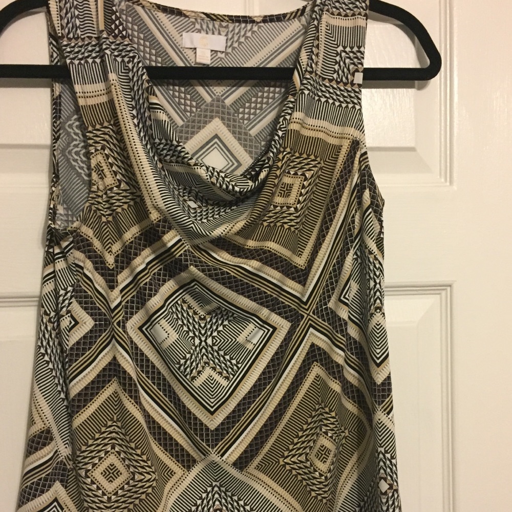 Diamond pattern with swoop neck